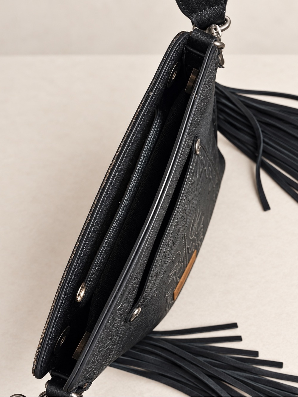 Wrangler Black Western Fringe Crossbody Handbag Embroidered Tooled Purse - Picture 4 of 5